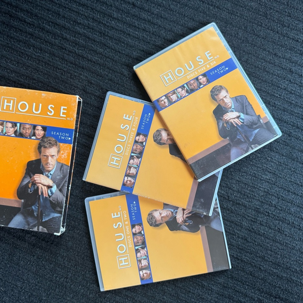 $5 bundled - House Season Two DVD Set